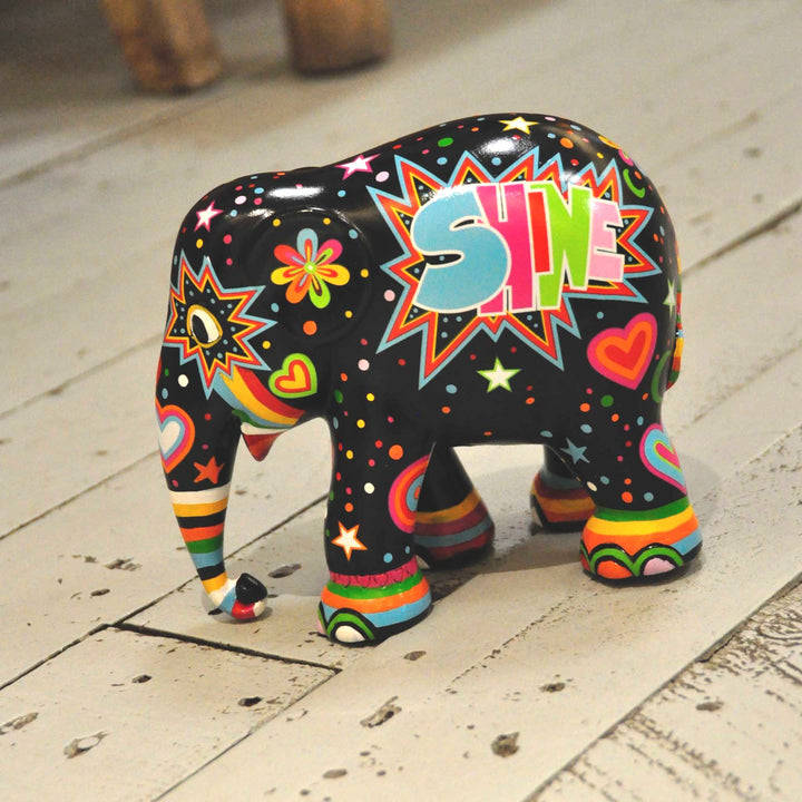 Elephant Parade Elefante, tout ce dont vous avez besoin est de l'amour 15cm Limited Edition 3000 Tout ce dont vous avez besoin est de l'amour 15