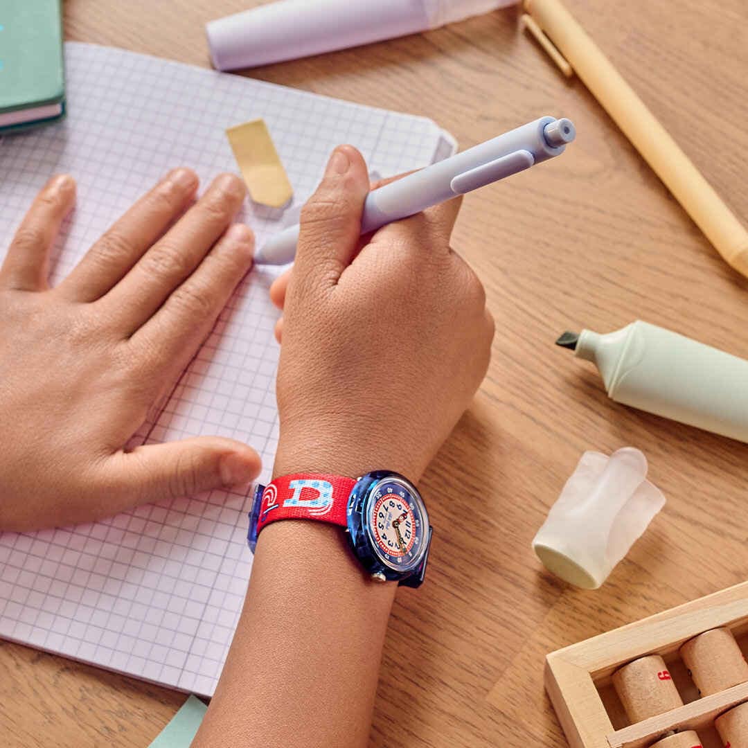 Montre Flik Flak CONNAISSEZ VOTRE ABC Story Time 32 mm FBNP244