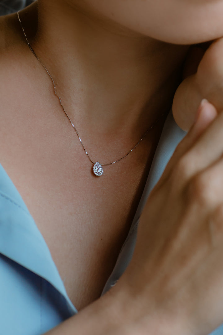Comete Drop Necklace in Gold and Diamonds GLB1605