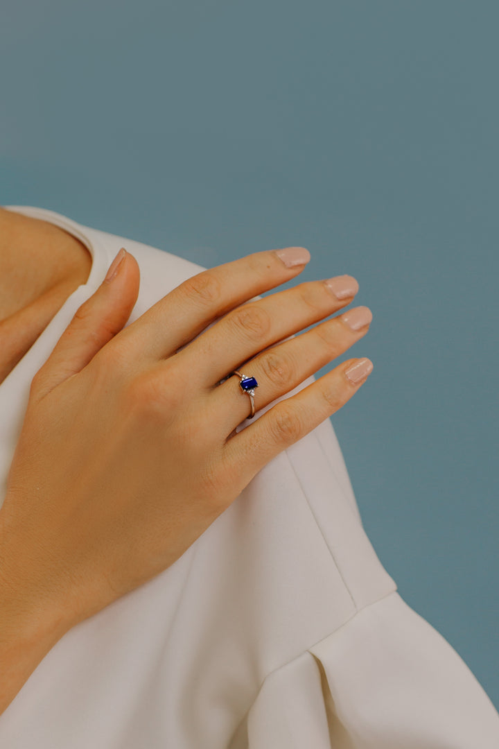 Comete Anello in Oro Diamanti e Zaffiro blu Ottagonale ANB2356