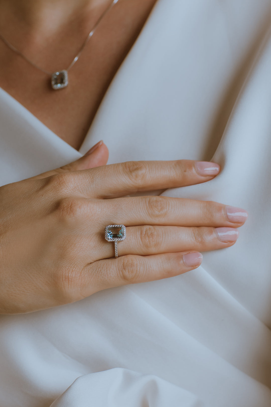 Comete Gold Ring with Diamonds and Octagonal Aquamarine ANQ339