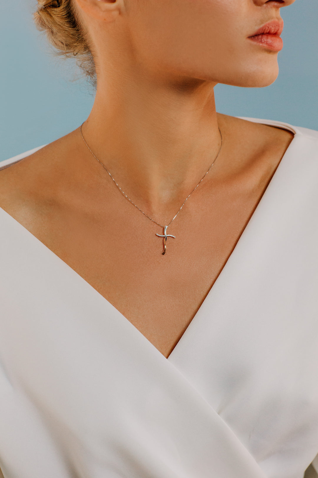 Comete Two-tone cross necklace in Gold and Diamonds GLB1558