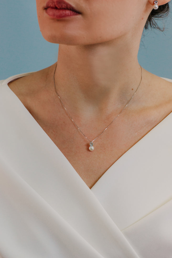 Comete Gold Necklace with Pearls and Round Aquamarine GLP616