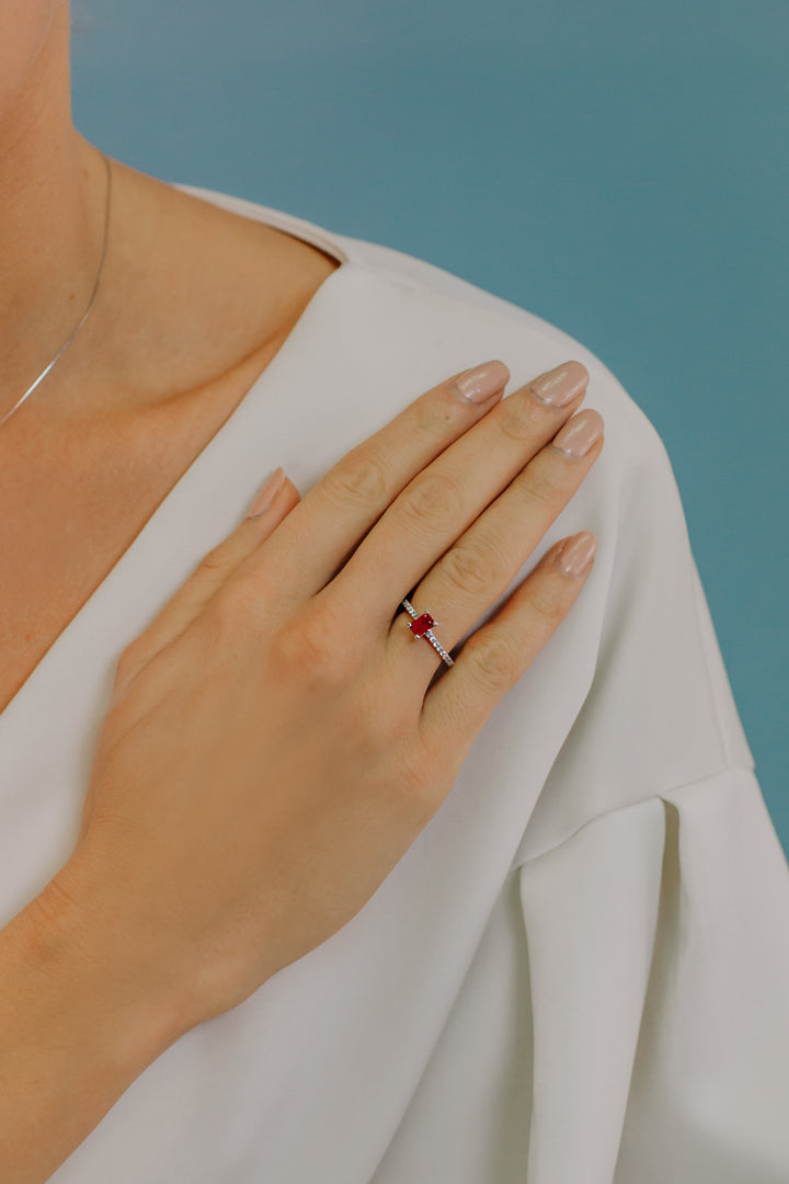 Comete Goldring mit Diamanten und Rubin ANB2566