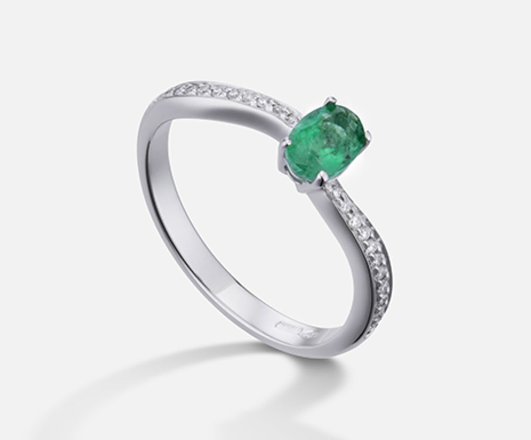 Nihama an 18k emerald n. oval 6x4 ct.0.42 diam. 0.10 ct NA5108O4SMN042