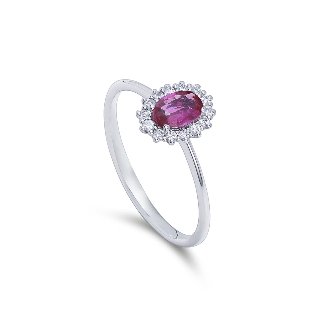 Mikiko, ein 9 Karat ovaler Rubin 6x4 ct.0,40 Durchm. ct.0,13 MA5141R4RBC