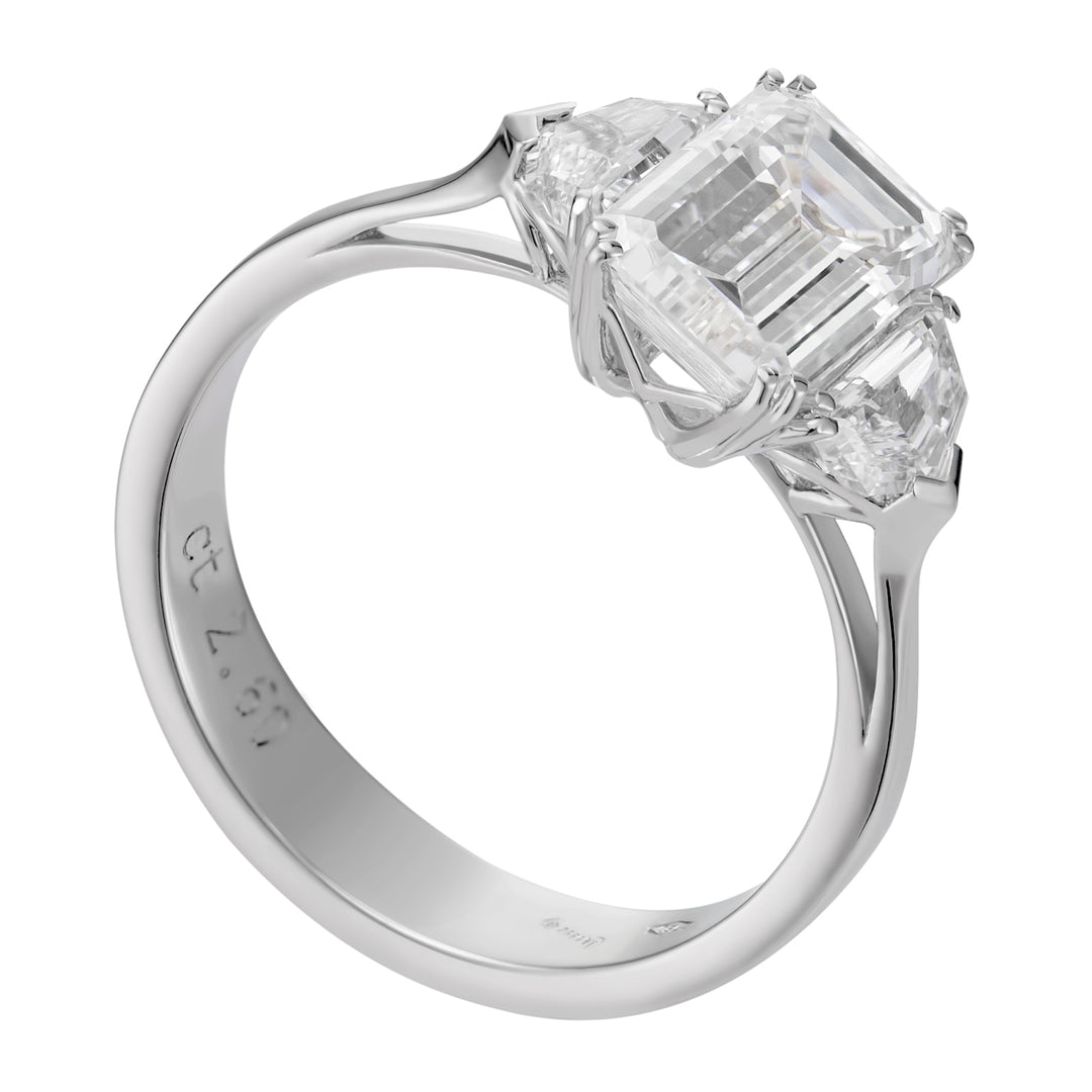 World Diamond Group zentraler Trilogie-Ring im Smaragdschliff APU271DI-19266110067