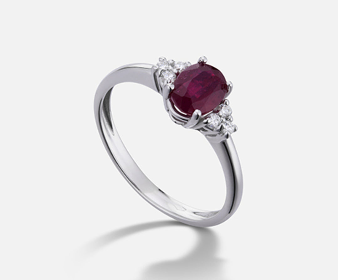 Nihama un rubis ovale 18 carats 7x5 ct. 0,90 diamètre 0,09 NA5112O4RBC