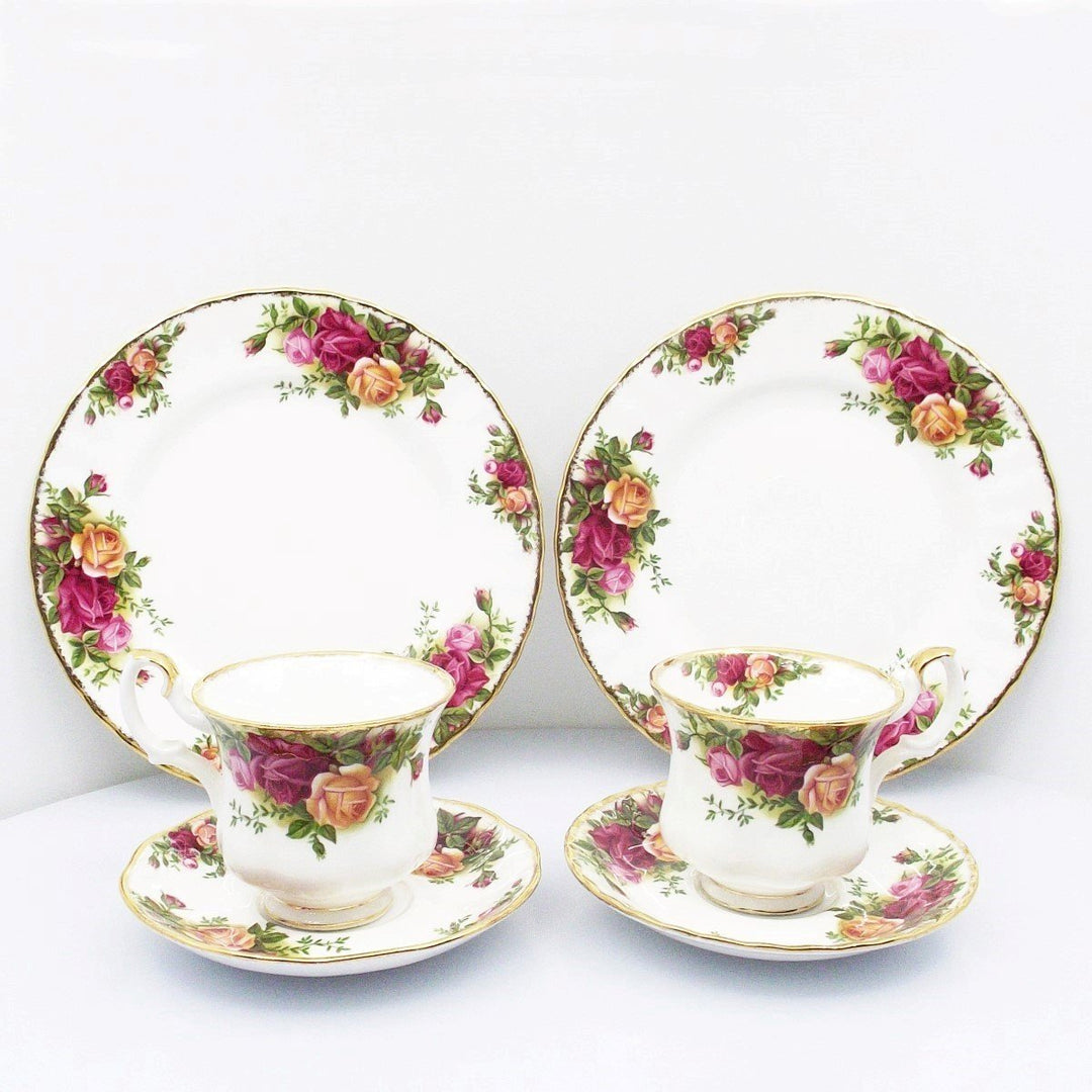 Royal Albert servizio 2 tazzine da caffe + 2 piatti dolce Old Country Roses porcellana Bone China finiture oro A/0870 - Gioielleria Capodagli